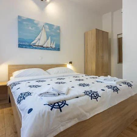 Renoviertes Nur 600 Meter Zum Mit Privater Terrasse, Grill, Waschmaschine * 노비비노돌스키