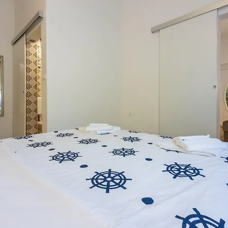 Renoviertes Nur 600 Meter Zum Mit Privater Terrasse, Grill, Waschmaschine Lejlighed