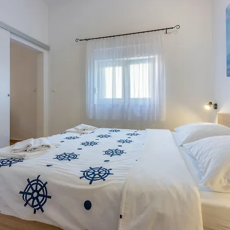 아파트 Renoviertes Nur 600 Meter Zum Mit Privater Terrasse, Grill, Waschmaschine *