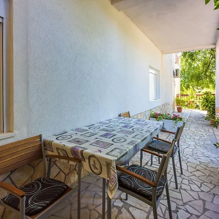 Renoviertes Nur 600 Meter Zum Mit Privater Terrasse, Grill, Waschmaschine 아파트