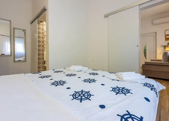 Renoviertes Nur 600 Meter Zum Mit Privater Terrasse, Grill, Waschmaschine Apartment
