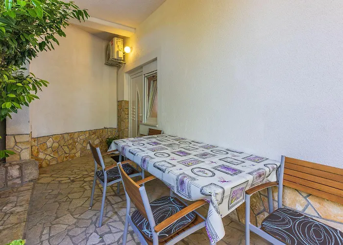 Apartment Renoviertes Nur 600 Meter Zum Mit Privater Terrasse, Grill, Waschmaschine *